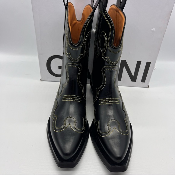 Ganni
Calfskin Embroidered Western Booties - Picture 2 of 9